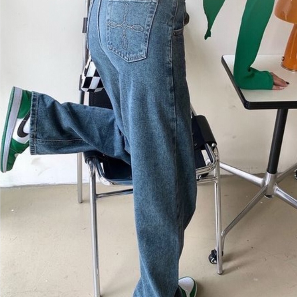 Baggy / Straight leg Vintage Wash Jeans